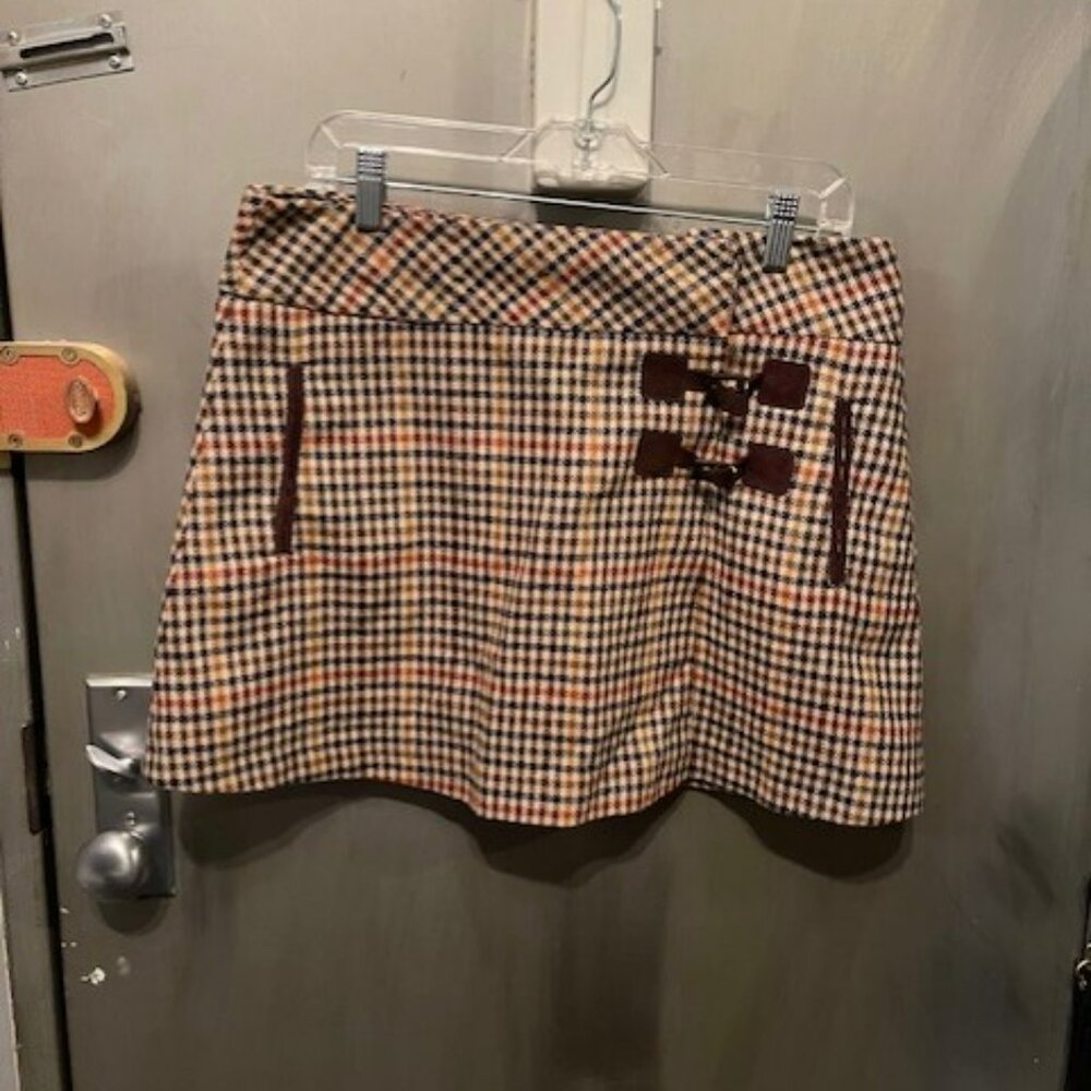 Retro School Girl Plaid Mini Skirt with buckle detail - Picture 4 of 16